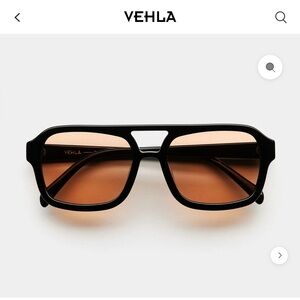 Hardly worn sunglasses